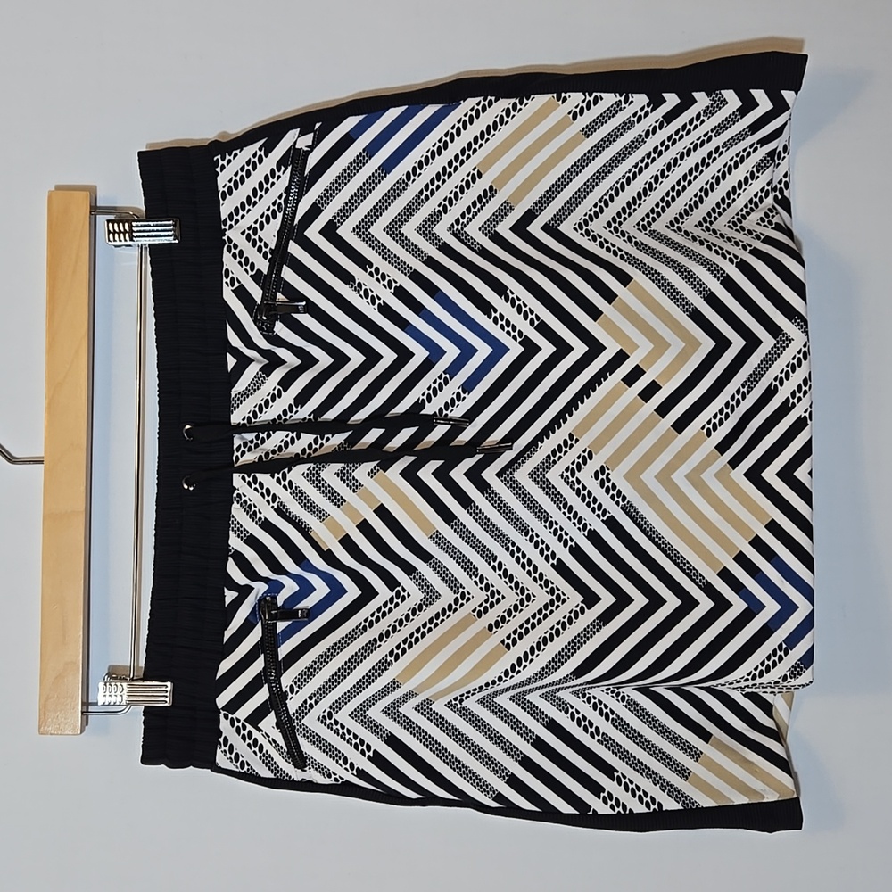 Tail Chevron Print Golf Skort Size L Zipper Pockets‎ Neutrals